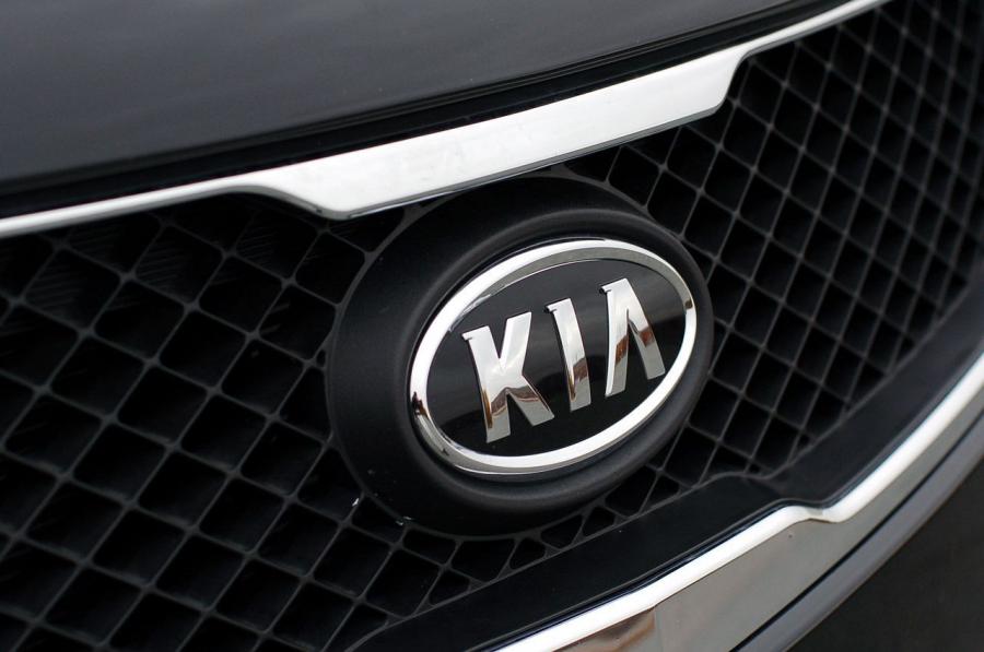  Kia Forte SX 2010 года  (фото 46 из 48)